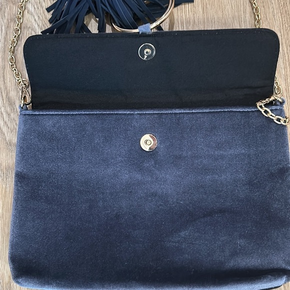 Street level velvet navy blue Crossbody purse with suede tassel. - Picture 4 of 8